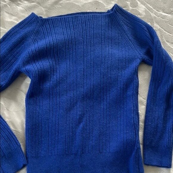 Blue Women's Sweater - Picture 3 of 4